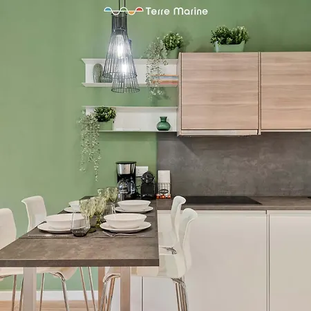 Apartment Platform Zero, Terre Marine